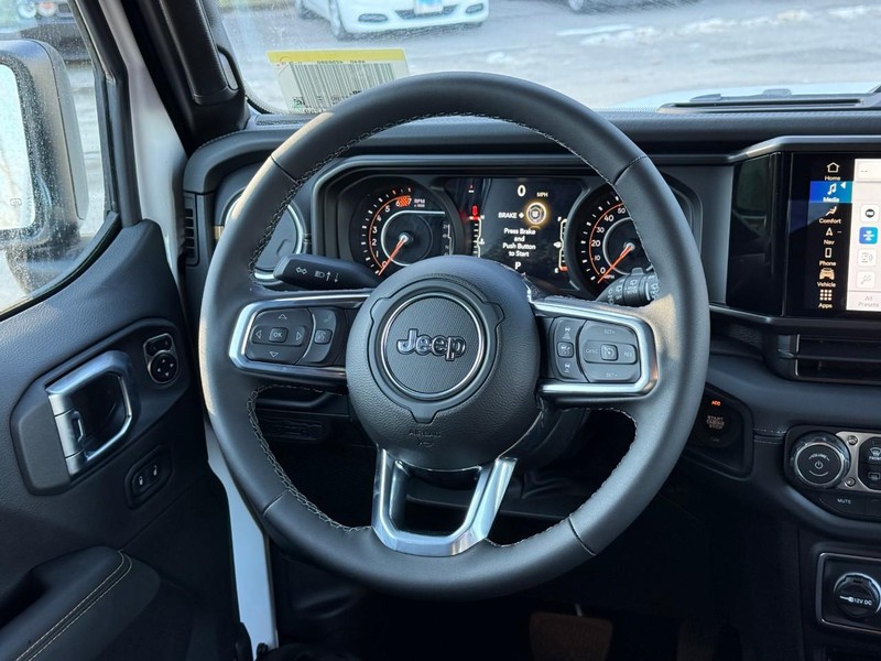 Jeep Wrangler Vehicle Image 09