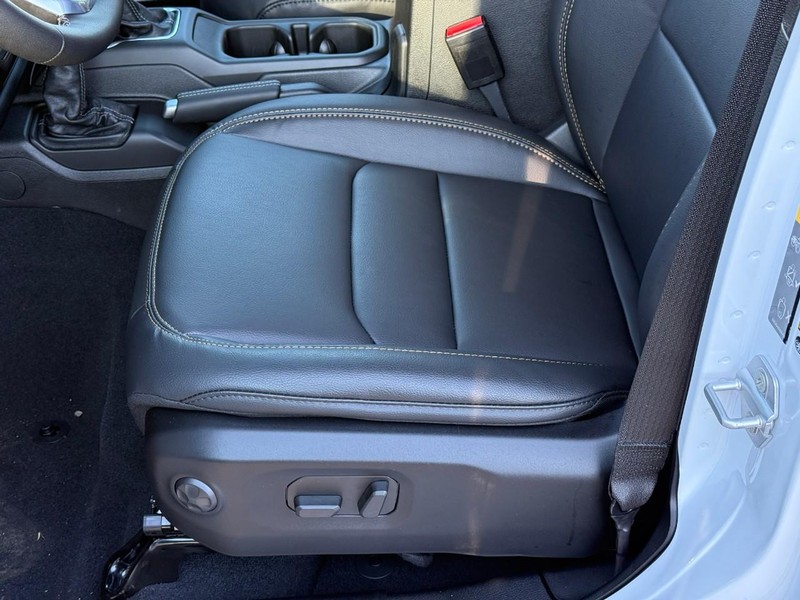 Jeep Wrangler Vehicle Image 14