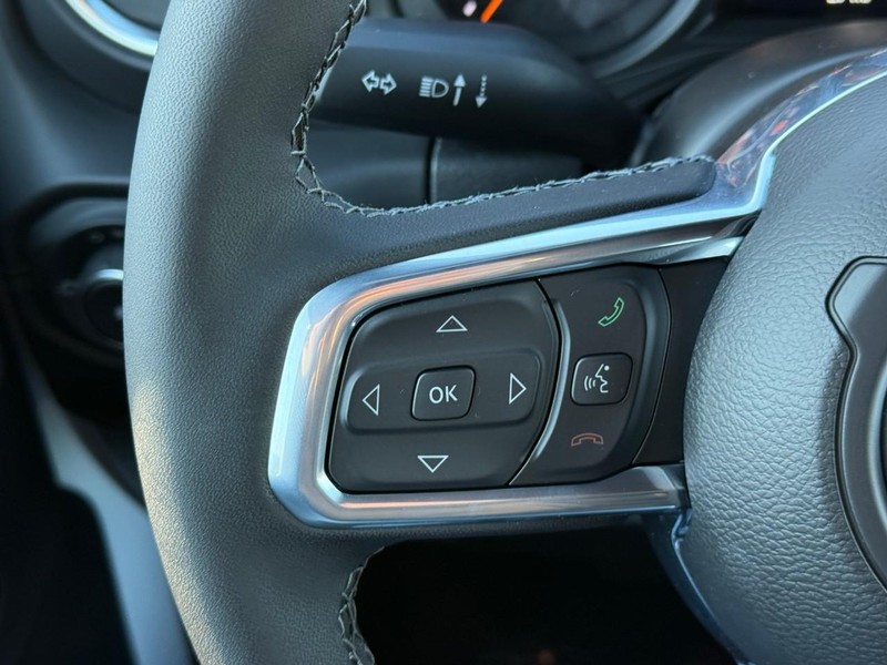 Jeep Wrangler Vehicle Image 16