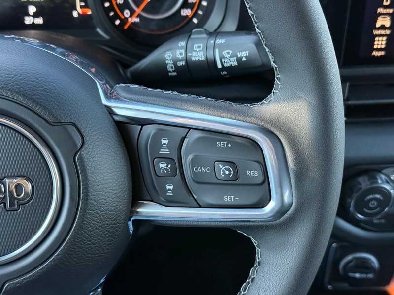 Jeep Wrangler Vehicle Image 17