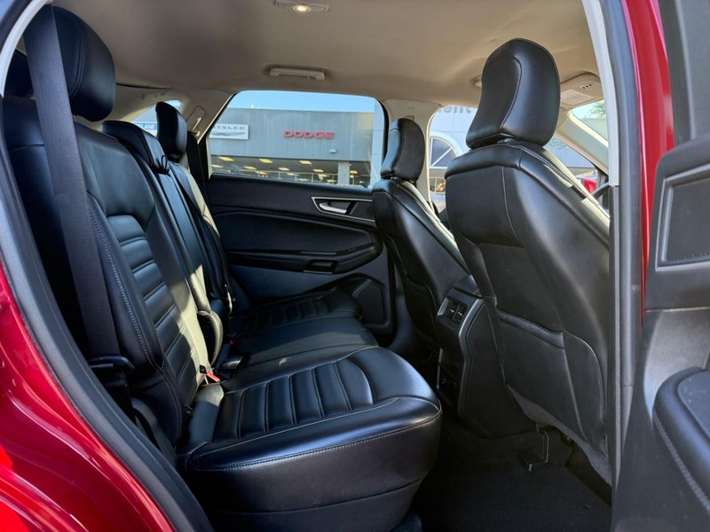 Ford Edge Vehicle Image 11