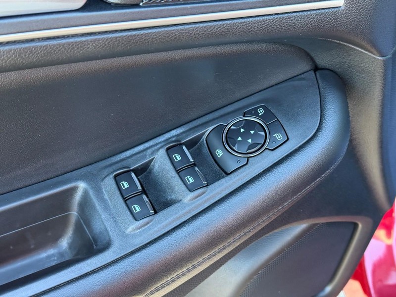 Ford Edge Vehicle Image 17