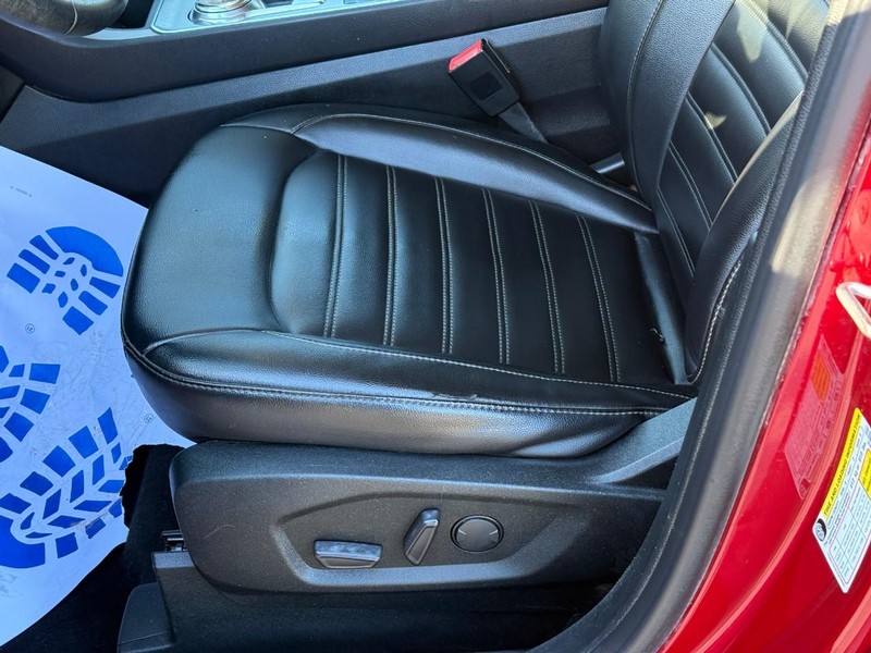 Ford Edge Vehicle Image 18