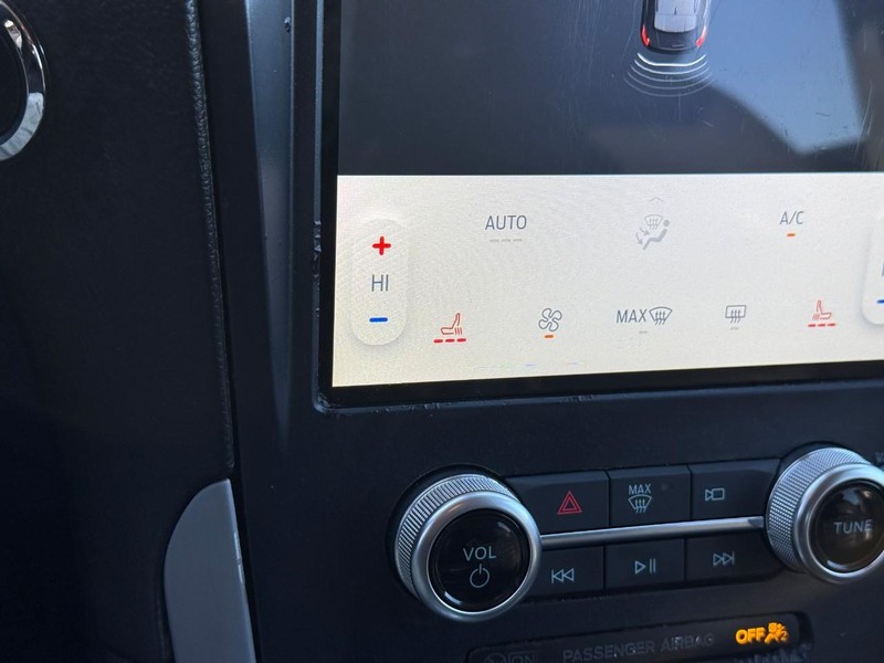 Ford Edge Vehicle Image 24