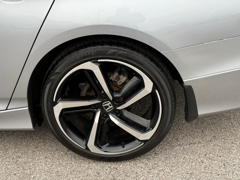 Honda Accord Sedan Vehicle Image 05