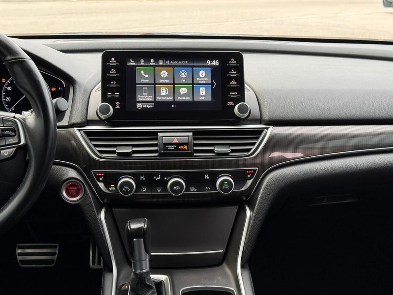 Honda Accord Sedan Vehicle Image 17
