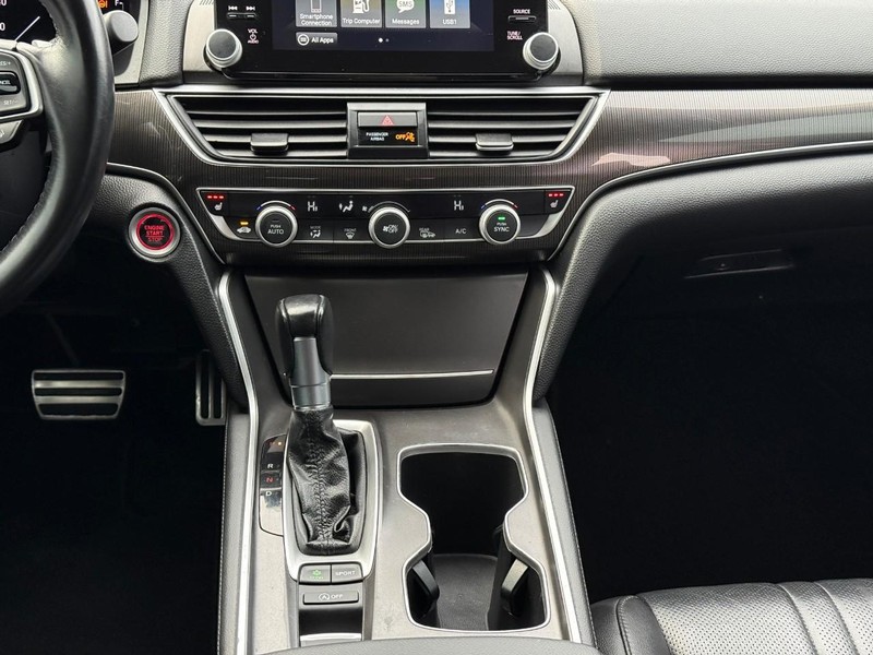 Honda Accord Sedan Vehicle Image 18