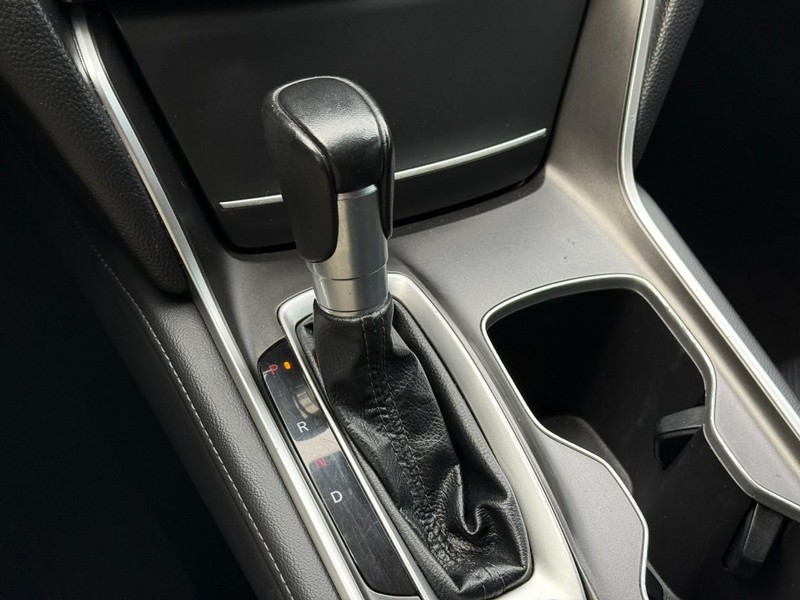 Honda Accord Sedan Vehicle Image 23