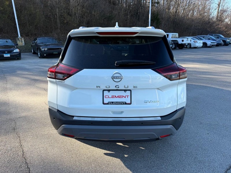 Nissan Rogue Vehicle Image 09