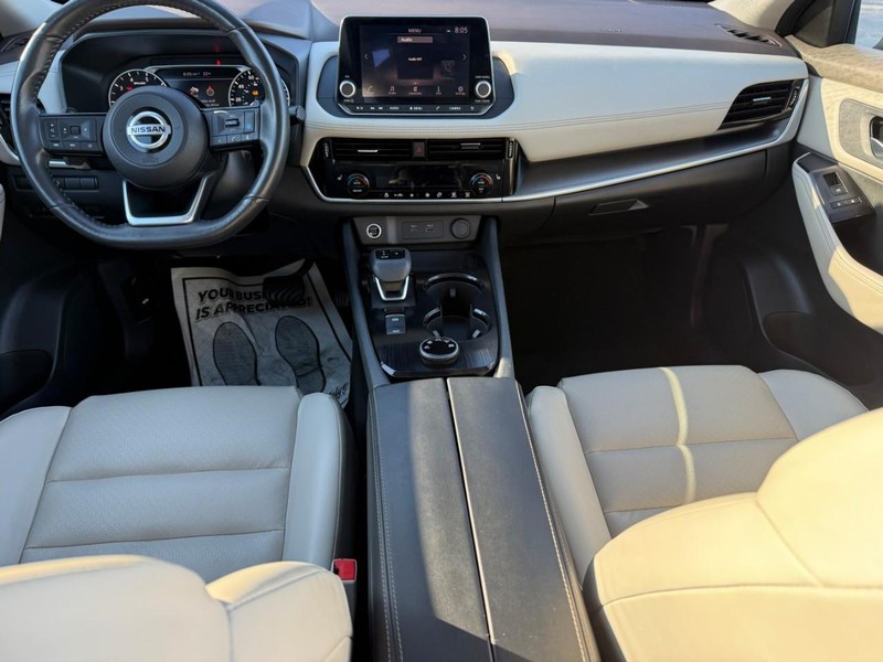 Nissan Rogue Vehicle Image 15