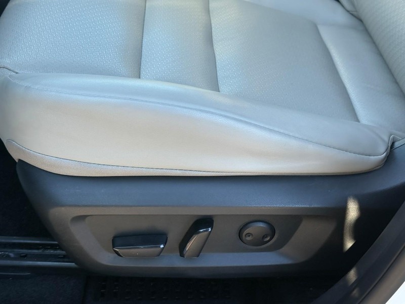 Nissan Rogue Vehicle Image 21