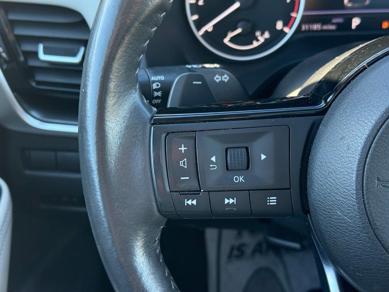 Nissan Rogue Vehicle Image 22