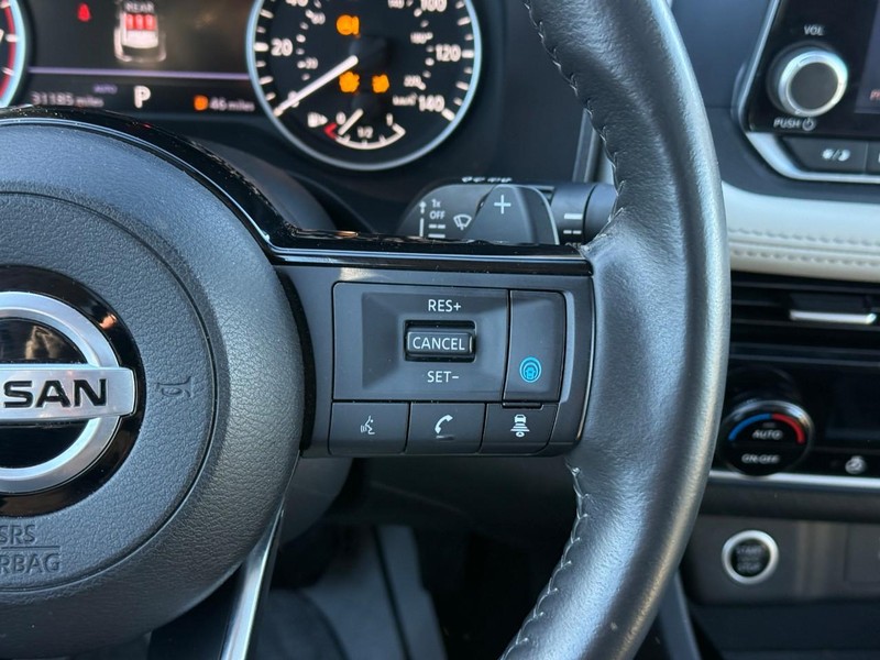 Nissan Rogue Vehicle Image 23