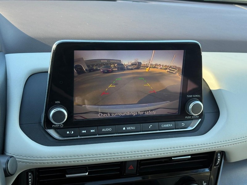 Nissan Rogue Vehicle Image 26