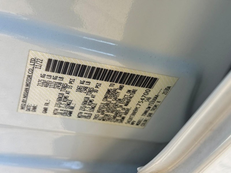 Nissan Rogue Vehicle Image 28