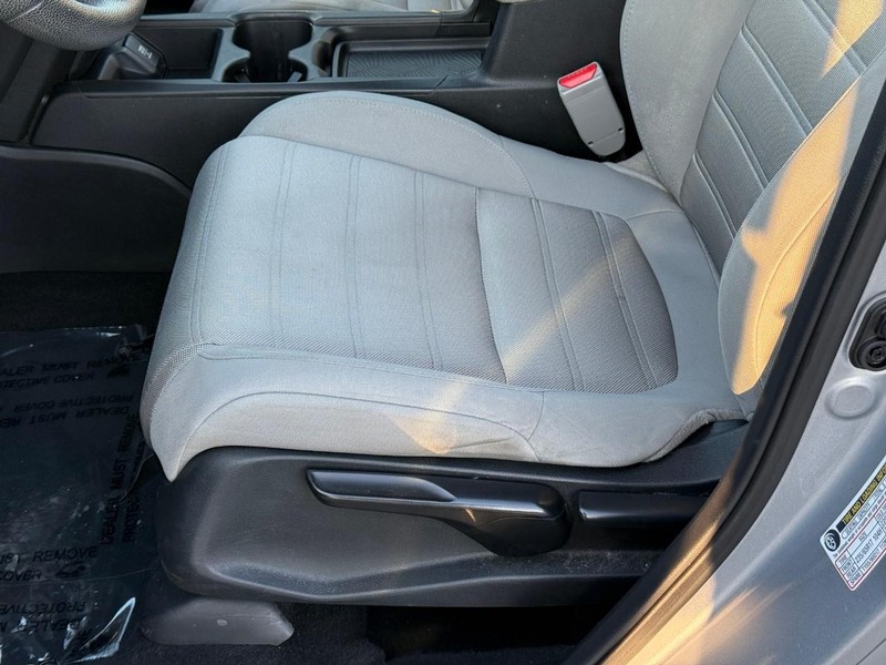 Honda CR-V Vehicle Image 20