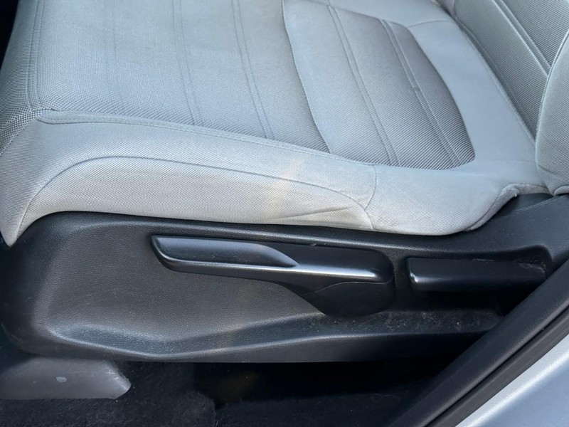 Honda CR-V Vehicle Image 21