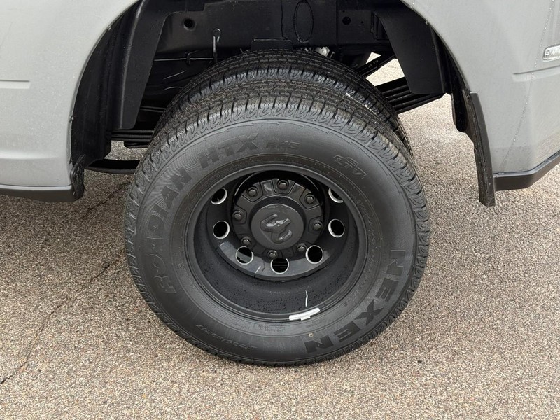 Ram 3500 Vehicle Full-screen Gallery Image 4