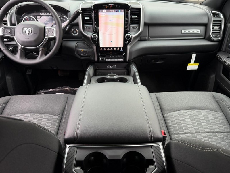 Ram 3500 Vehicle Full-screen Gallery Image 6