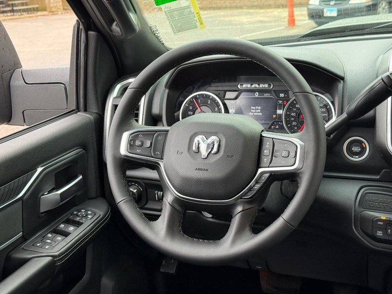 Ram 3500 Vehicle Full-screen Gallery Image 7