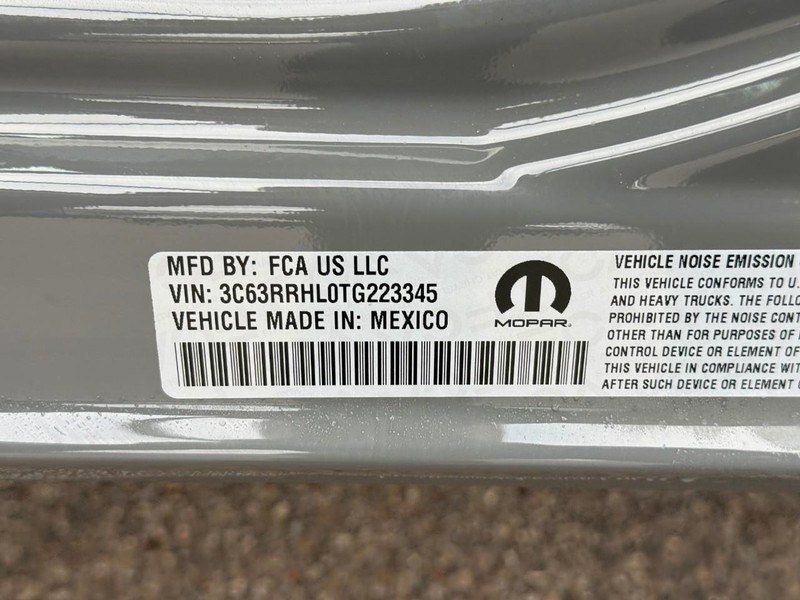 Ram 3500 Vehicle Full-screen Gallery Image 16