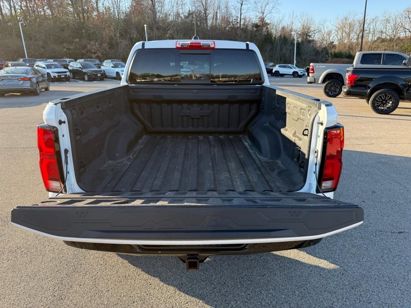 Chevrolet Colorado Vehicle Full-screen Gallery Image 5