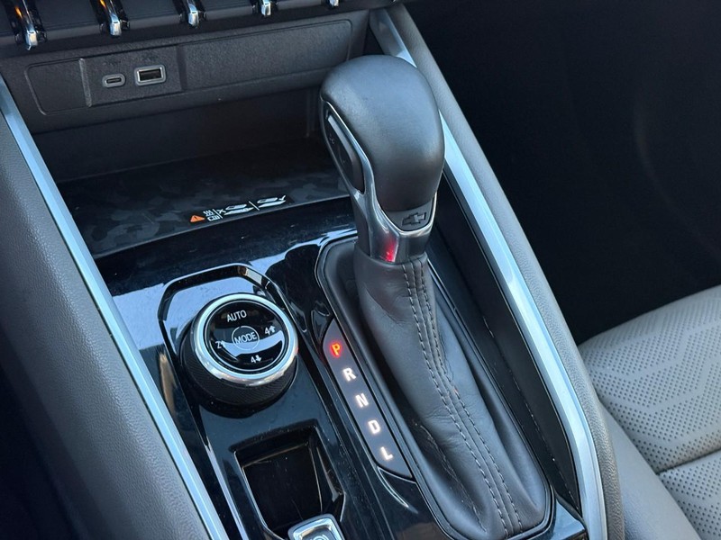 Chevrolet Colorado Vehicle Full-screen Gallery Image 22