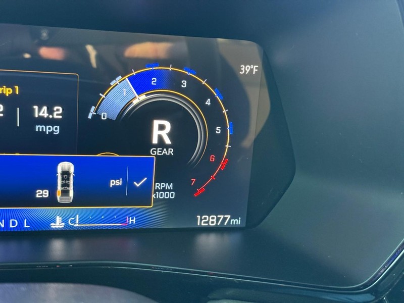 Chevrolet Colorado Vehicle Full-screen Gallery Image 25