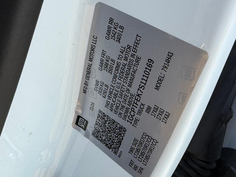 Chevrolet Colorado Vehicle Full-screen Gallery Image 26