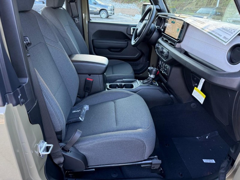 Jeep Wrangler Vehicle Image 07