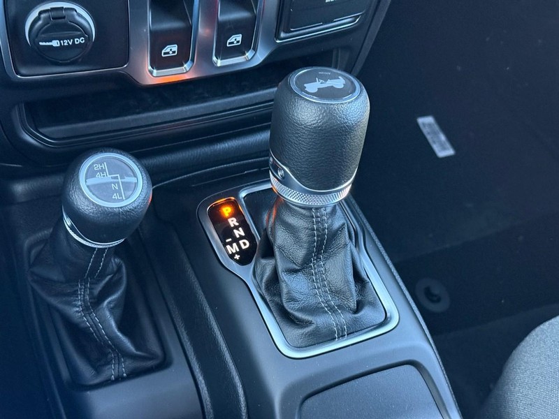 Jeep Wrangler Vehicle Image 15