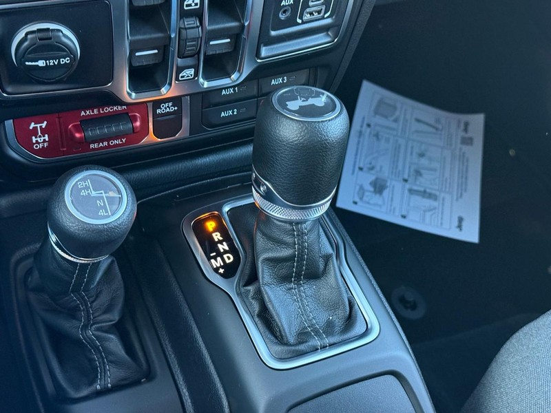 Jeep Wrangler Vehicle Image 18