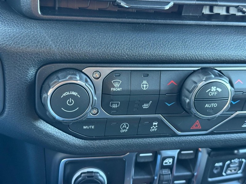 Jeep Wrangler Vehicle Image 19