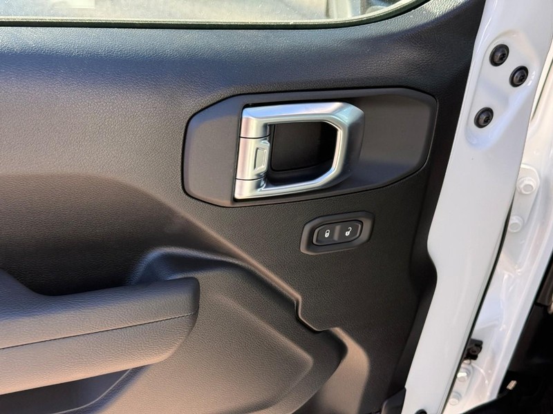 Jeep Wrangler Vehicle Image 08