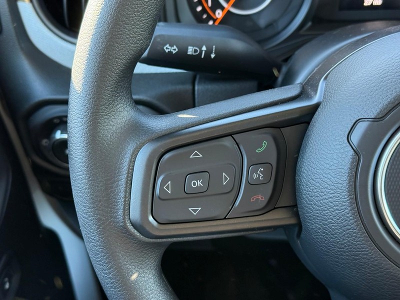 Jeep Wrangler Vehicle Image 12