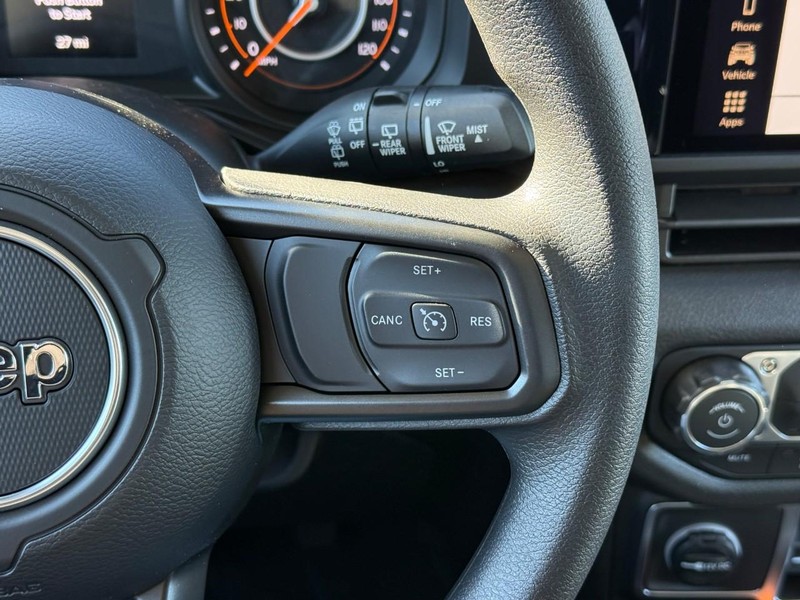 Jeep Wrangler Vehicle Image 13