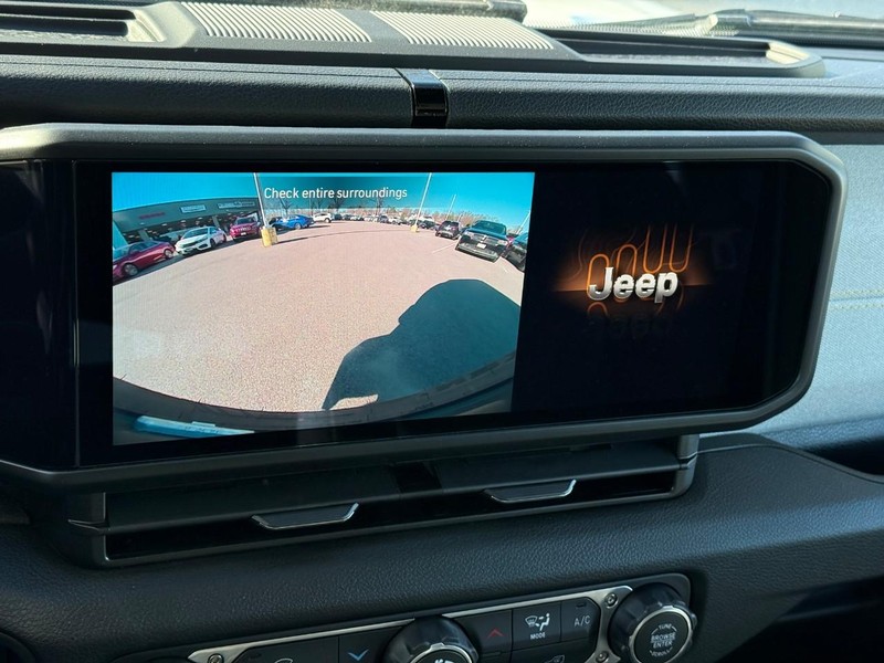 Jeep Wrangler Vehicle Image 15