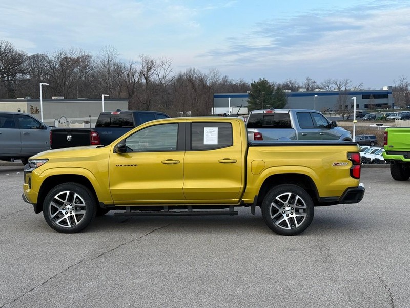 Chevrolet Colorado Vehicle Full-screen Gallery Image 2