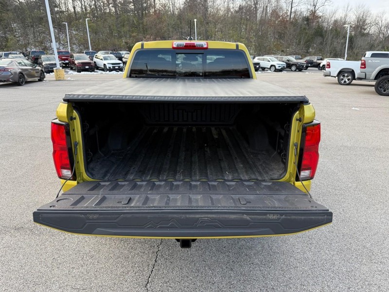 Chevrolet Colorado Vehicle Full-screen Gallery Image 5
