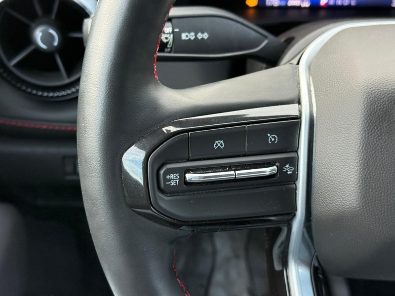 Chevrolet Colorado Vehicle Full-screen Gallery Image 19