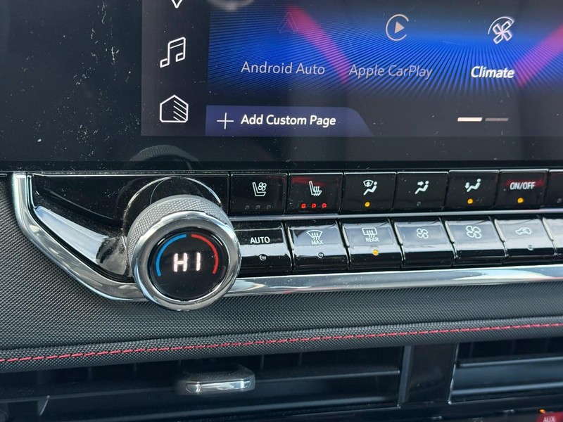 Chevrolet Colorado Vehicle Full-screen Gallery Image 23