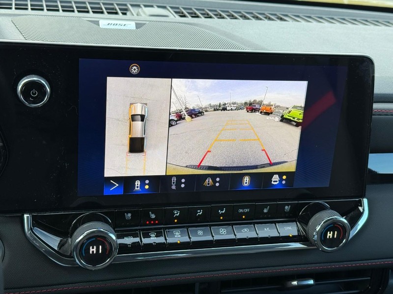 Chevrolet Colorado Vehicle Full-screen Gallery Image 24