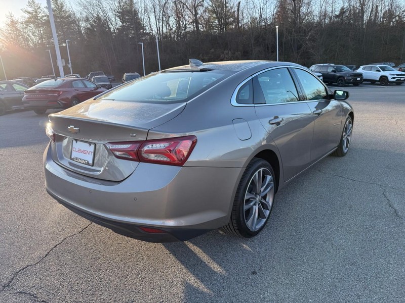 Chevrolet Malibu Vehicle Full-screen Gallery Image 7