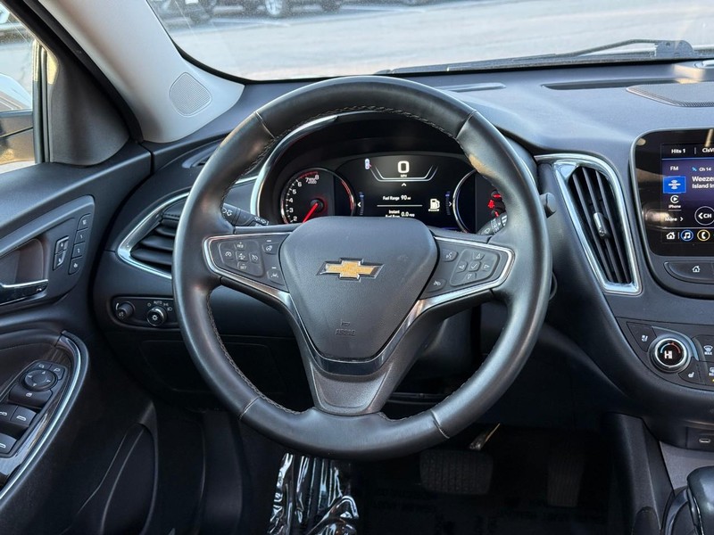 Chevrolet Malibu Vehicle Full-screen Gallery Image 12