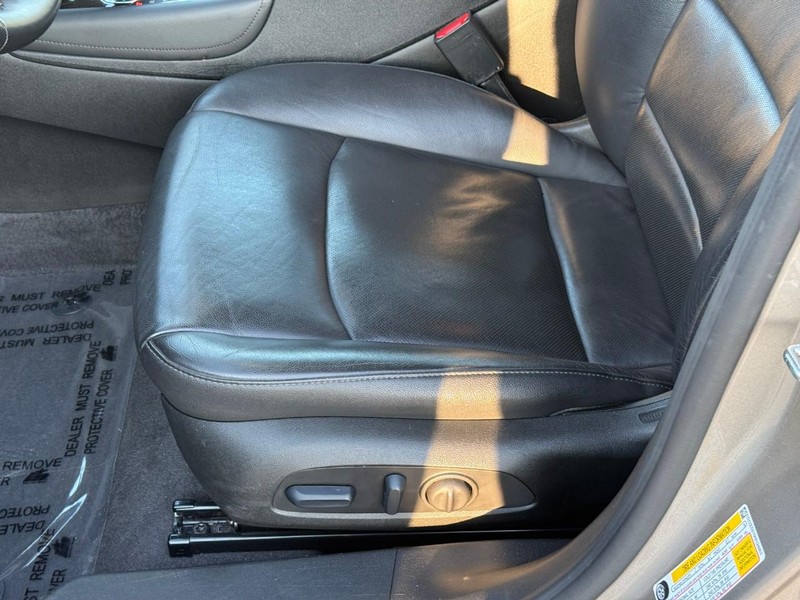 Chevrolet Malibu Vehicle Full-screen Gallery Image 17