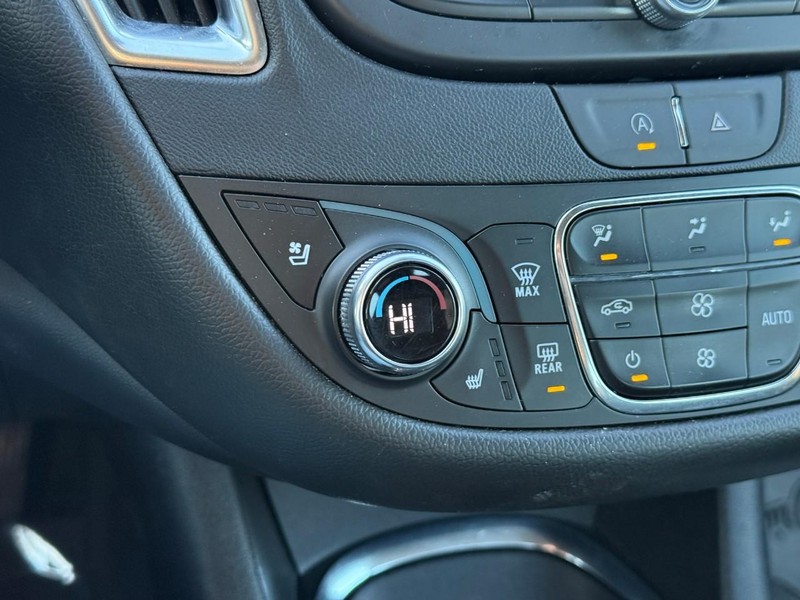 Chevrolet Malibu Vehicle Full-screen Gallery Image 21