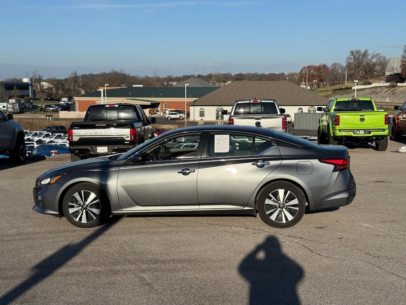 Nissan Altima Vehicle Image 03