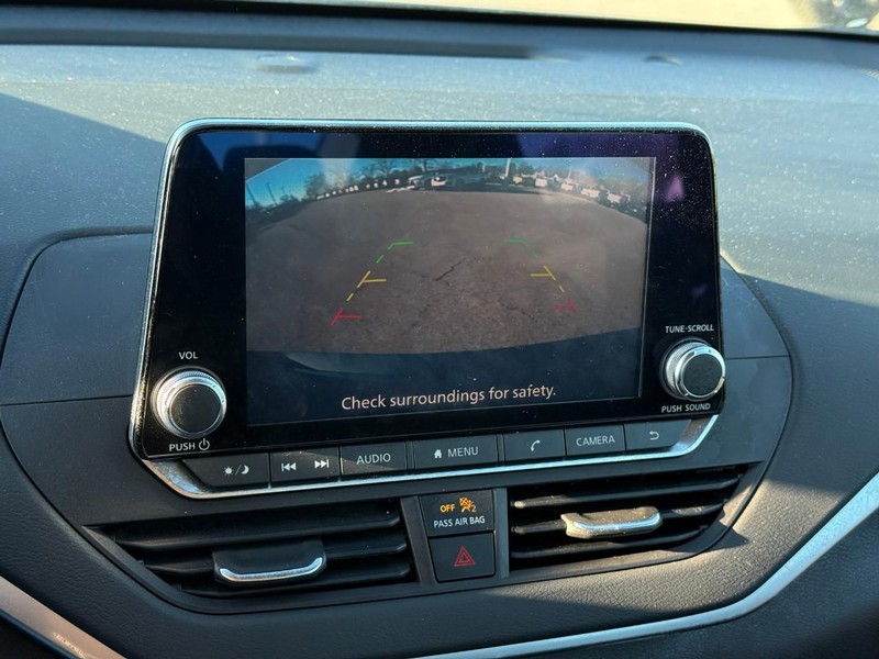 Nissan Altima Vehicle Image 27