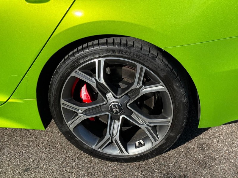 Kia Stinger Vehicle Image 05