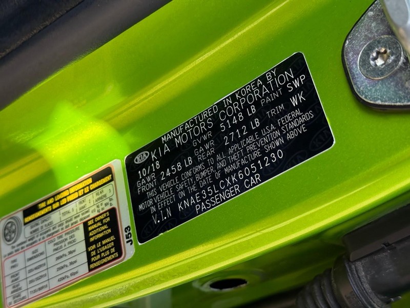 Kia Stinger Vehicle Image 28